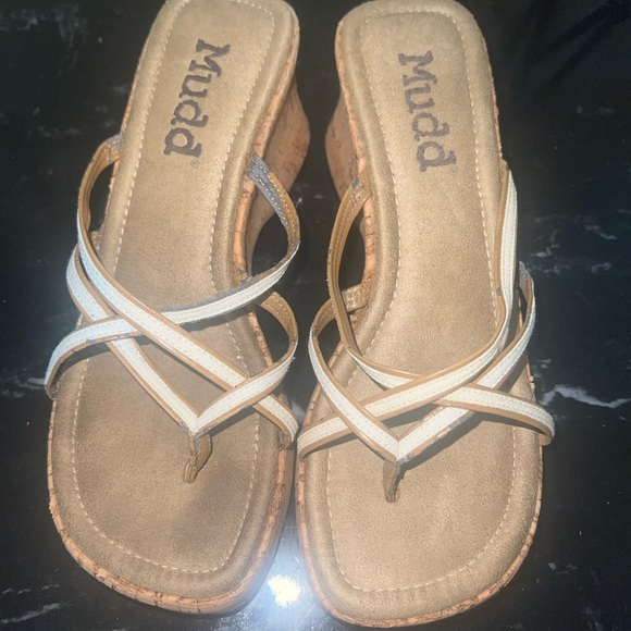 Mudd Sandals - Picture 1 of 2